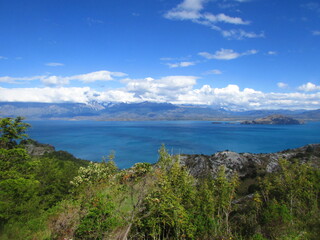 Fototapeta na wymiar Lago General Carrera, Patagonia, Chile. Naturaleza y montañas 