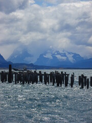 Muelle Histórico, Puerto Natales, Patagonia, Chile. Montañas y naturaleza. Andes