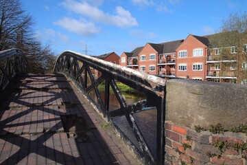 Obraz premium Coventry canal bridge water and living 