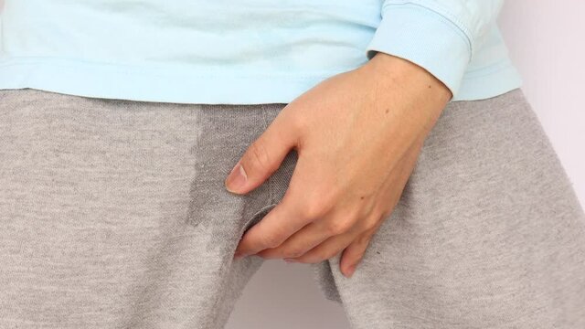 尿もれを気にする男性