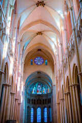 Fototapeta premium Intérieur de la Cathédrale Saint-Jean-Baptiste 
