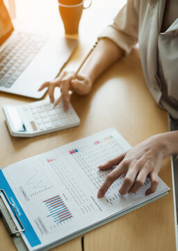 127,677 BEST Woman Stock Market IMAGES, STOCK PHOTOS & VECTORS | Adobe