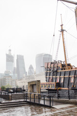 Fototapeta na wymiar Vista de Londres moderno
