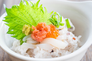 雑穀米のイカ丼