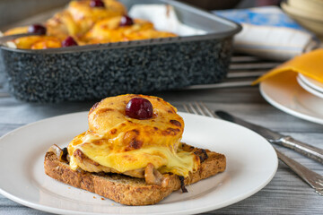 Grilled toast with chicken breast, cheese and pineapple