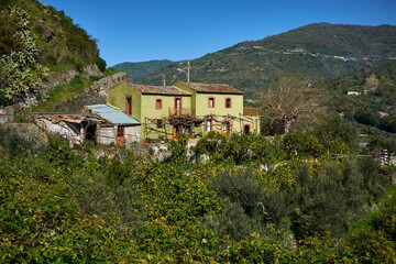 Fototapeta na wymiar typical and characteristic peasant house in Sicily in the Province of Messina