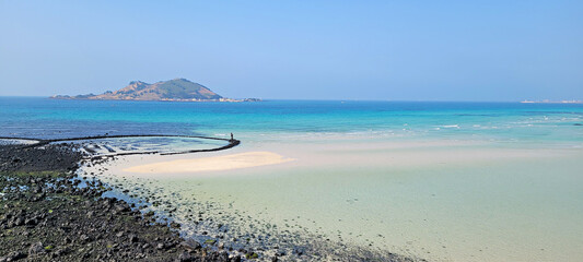 Geumseong Beach, an invincible beach, an emerald sea