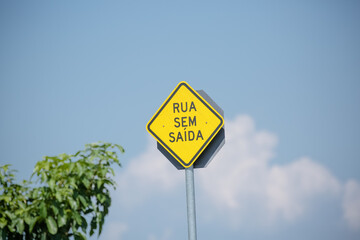Vista de placas de sinalização de transito de vários tipos nesta manhã (29), em São José dos Campos, SP.