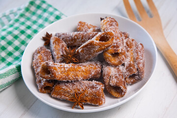 Canutillos de Anís, traditional spanish dessert