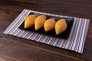 Prato de salgadinho sortidos - Risoles de carne
