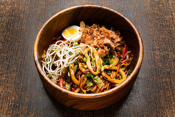 noodle with calamari and egg