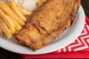 Refeição - Prato Feito - Beringela à milanesa, arroz, farofa e batata frita