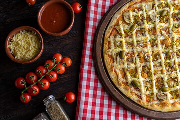 Pizza de alho poro com queijo mussarela