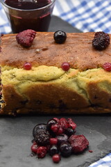 gâteau aux fruits rouges