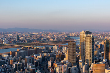 [大阪府]大阪中心部の夕景（梅田スカイビル）