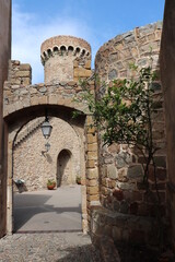 Espagne -Costa Brava - Tossa de Mar - Portes et tour de l'ancien château