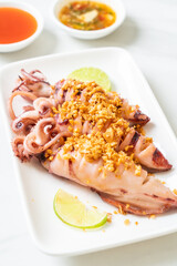 fried squid with garlic