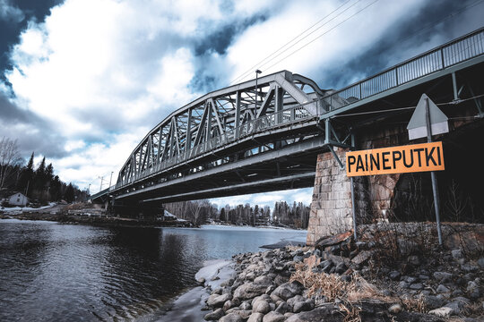 H&auml;meenlinna Br&uuml;cke Eisenbahnbr&uuml;cke Zugbr&uuml;cke Stahlkonstruktion Urlaub Strand Ufer Rautatiesilta Paineputki Finnland