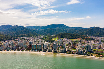 foto aérea de meia praia Itapema litoral de Santa Catarina © Thiago