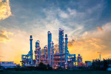 Plakat Power plant gas or oil for industry at twilight, Power plant with sunlight