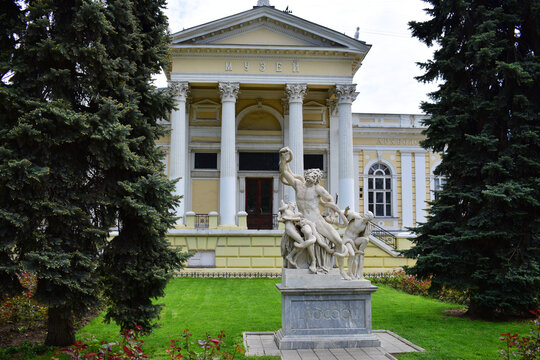 Sculptural group Laocoon to the archaeological museum, Odessa, Statue of Laocoon and his Sons, also called the Laocoon group. beautiful building, rest, tourism, travel. Odessa, Ukraine, 2017