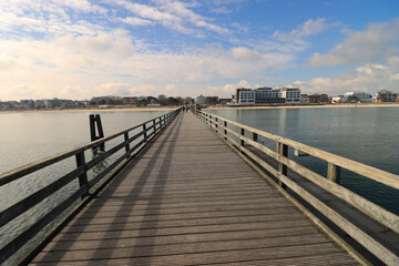 Fototapeta premium Ostseeheilbad Scharbeutz; Panorama von der Seebrücke