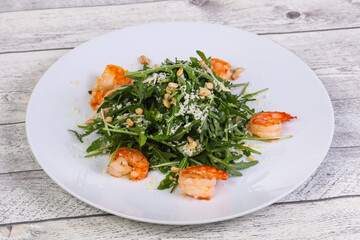 Rocket salad with prawn, parmesan cheese