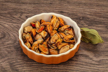 Pickled mussels in the bowl