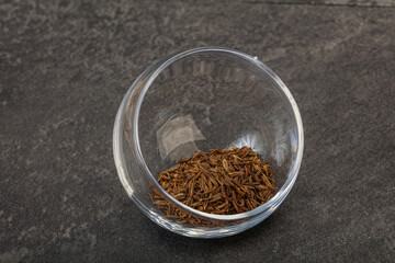Dry zeera seeds in the bowl