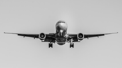 Fototapeta na wymiar airliner bei der Landung 
