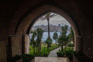 Fototapeta na wymiar View through an arch in Istanbul