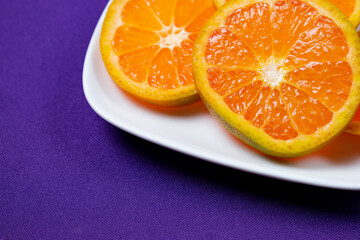 sliced orange on a plate