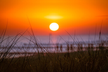 Fototapeta premium Sonnenaufgang, Sonnenuntergang an der Ostsee im Ostseebad Kühlungsborn