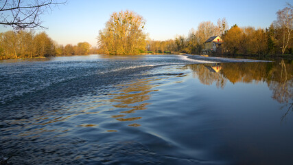 Barrage sur le Loir au petit matin