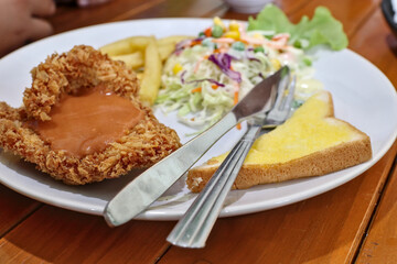 Steak, fried fish, french fries, and a wide variety of fries are great fat-storing snacks. Ideas for junk food
