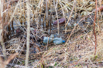 pollution of the reservoir with plastic and other debris near the coastal zone
