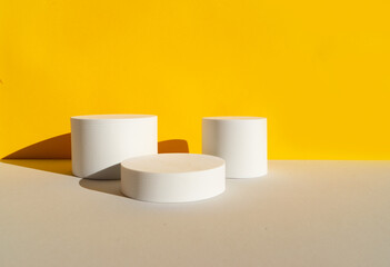 Minimal product display