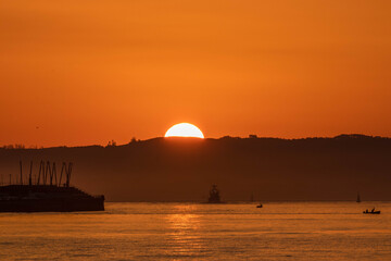 Medio amanecer