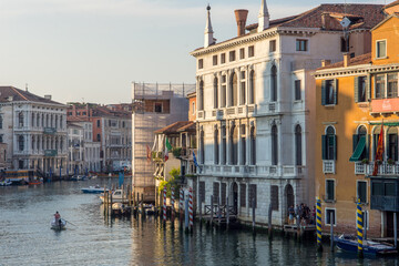 discovery of the city of Venice and its small canals and romantic alleys