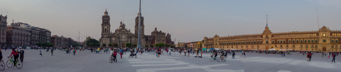 Fototapeta na wymiar Zócalo de la Ciudad de México