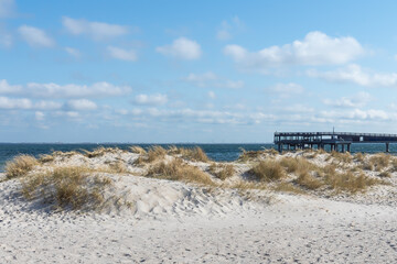 Strand und Seebrücke im Ostseebad Heiligenhafen, Schleswig-Holstein