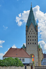 Fototapeta na wymiar Der Hohe Dom zu Paderborn, Nordrhein-Westfalen
