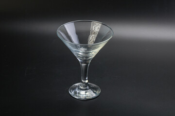 Empty glass for vine or water