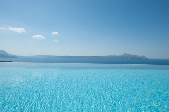 Luxury house with infinity pool over the ocean.