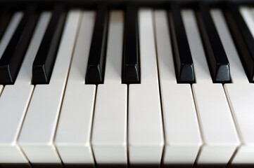 Piano, instrument