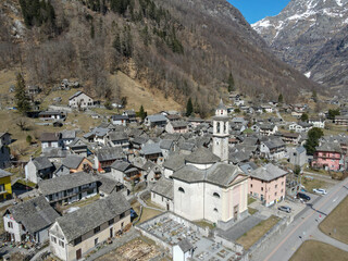 Fototapeta na wymiar The village of Sonogno on Verzasca valley in Switzerland