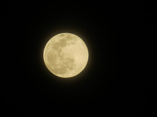 Full Moon in near plan