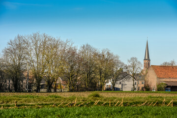 religion eglise Belgique Wallonie Liberchies patrimoine culte clocher paysage vert