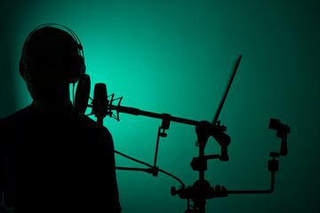 Voiceover actor studio microphone - obrazy, fototapety, plakaty