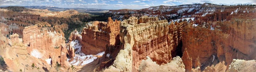 Panoramic view of Bryce Canyon in winter 